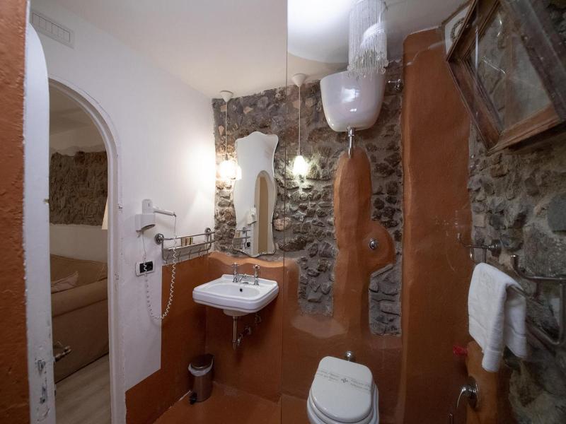 Borgo Vistalago image