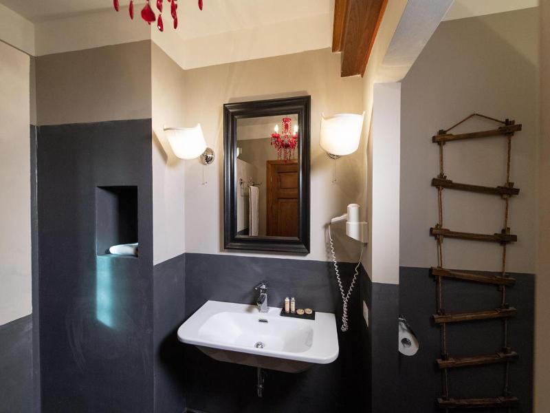 Borgo Vistalago image