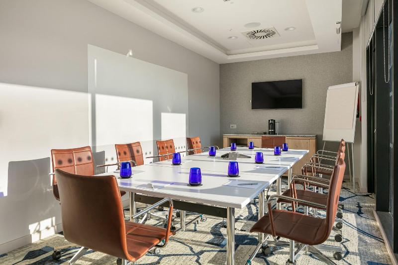 Courtyard By Marriott Keele Staffordshire image