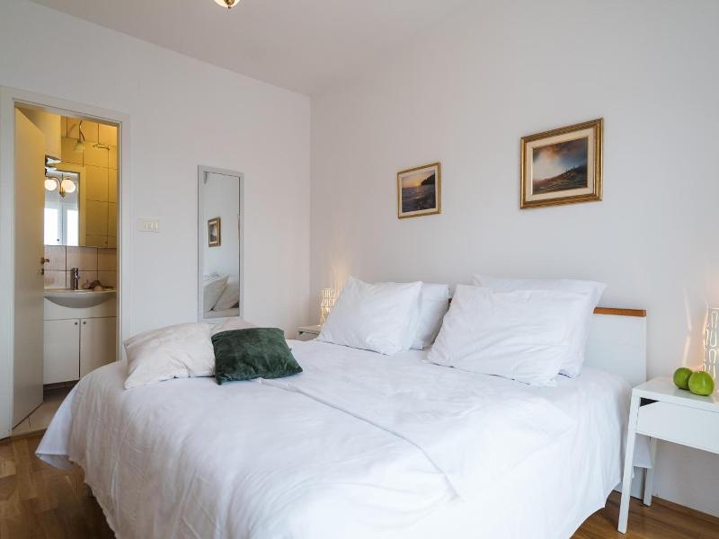 Rooms Lana image
