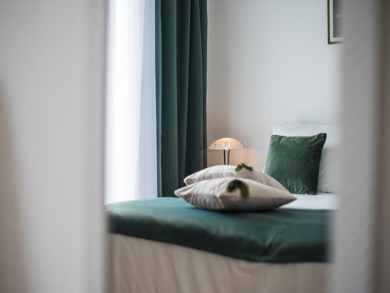 Rooms Lana image