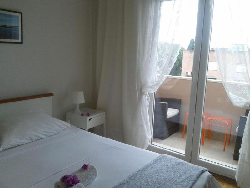 Rooms Lana image