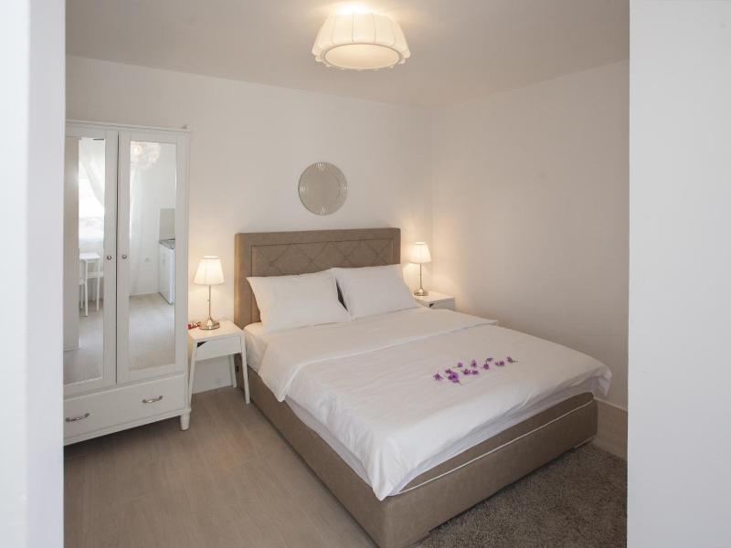 Rooms Lana image