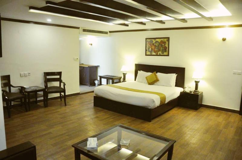 Faletti's Express Hotel image