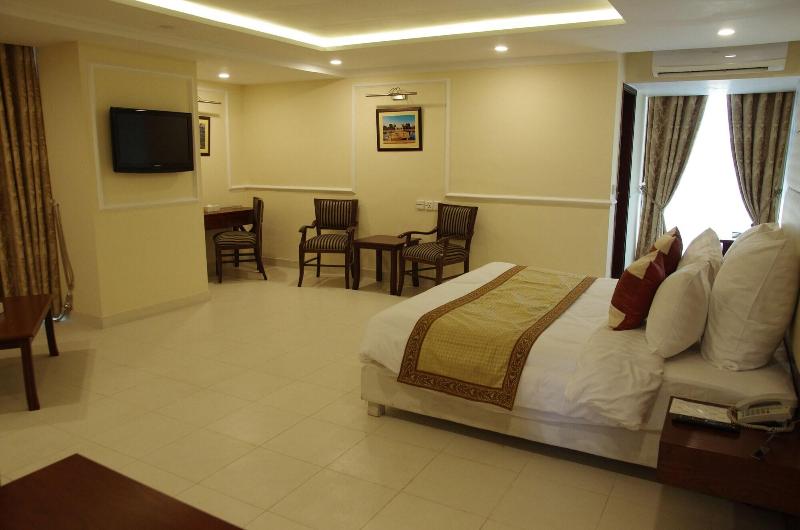 Faletti's Express Hotel image