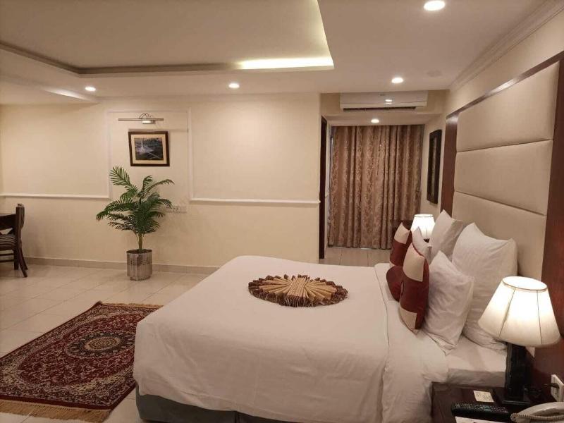 Faletti's Express Hotel image