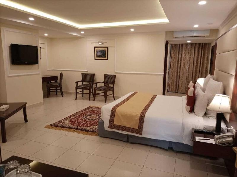 Faletti's Express Hotel image