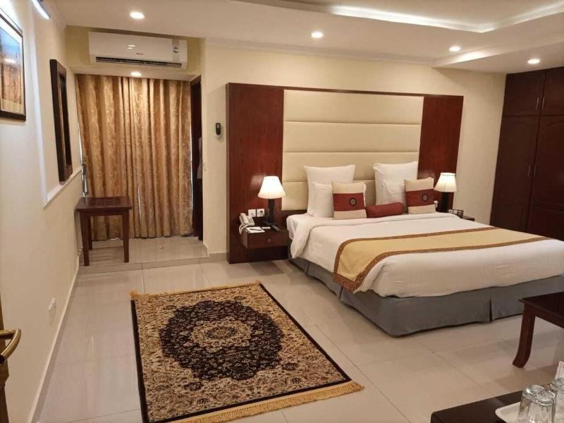 Faletti's Express Hotel image