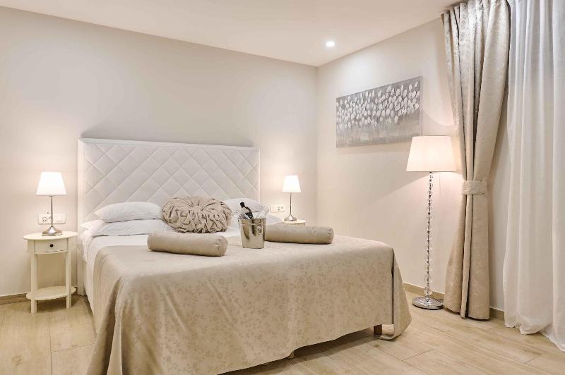 Best Location Rooms image