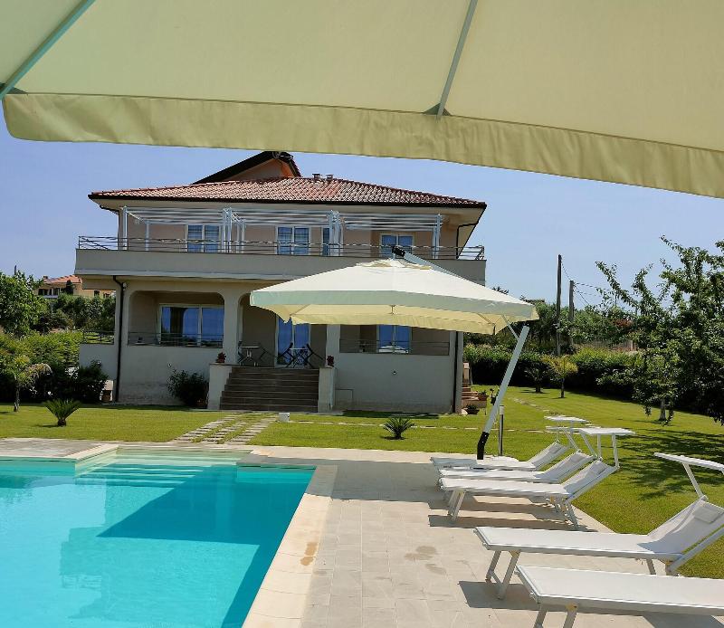 Villa Lauro Luxury B&B image