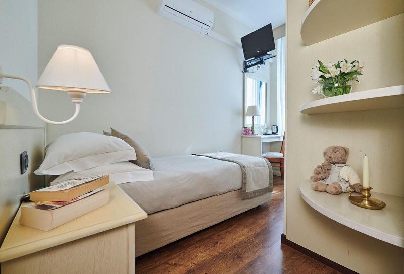 Hotel Villa Aurora image