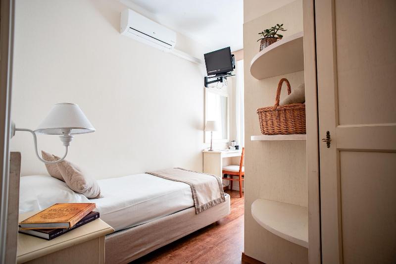 Hotel Villa Aurora image