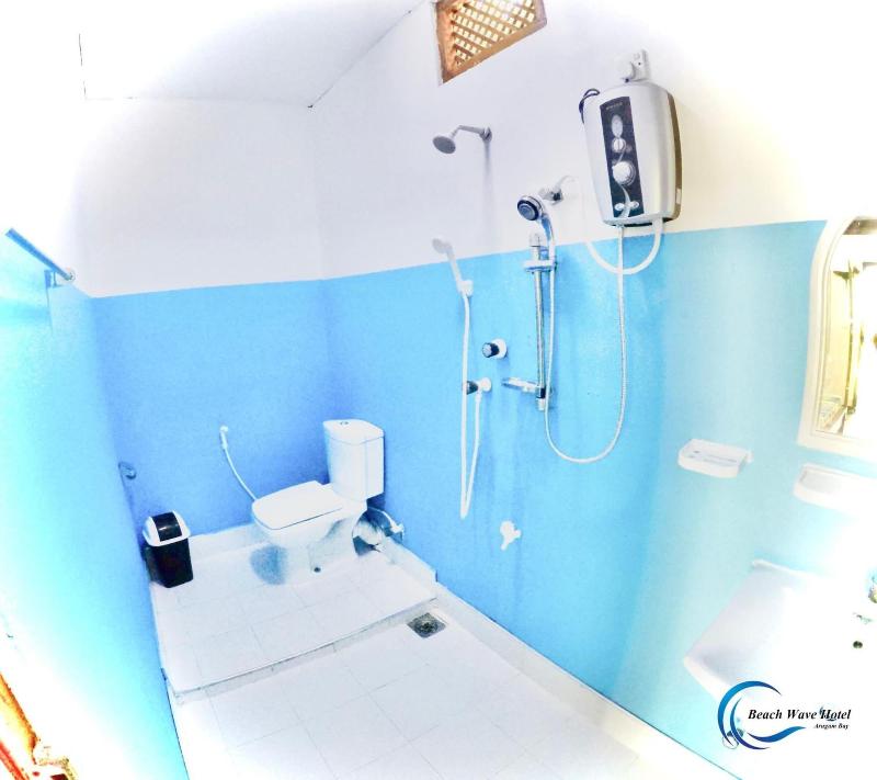 Beach Wave Hotel image