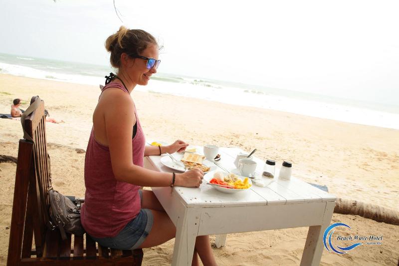 Beach Wave Hotel image