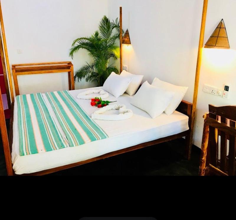 Beach Wave Hotel image