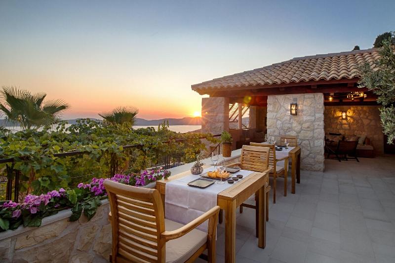 NINON - Design B&B - Adults Only image