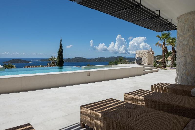 NINON - Design B&B - Adults Only image
