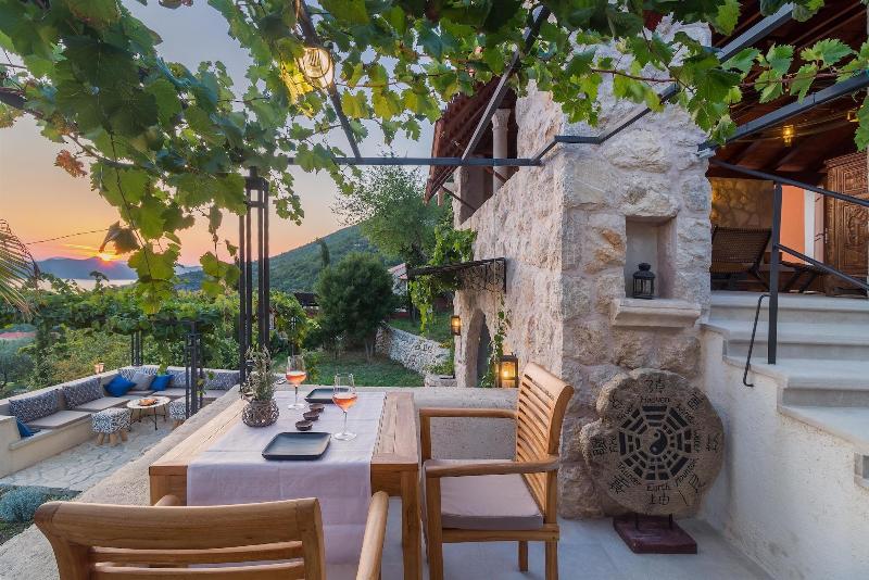 NINON - Design B&B - Adults Only image