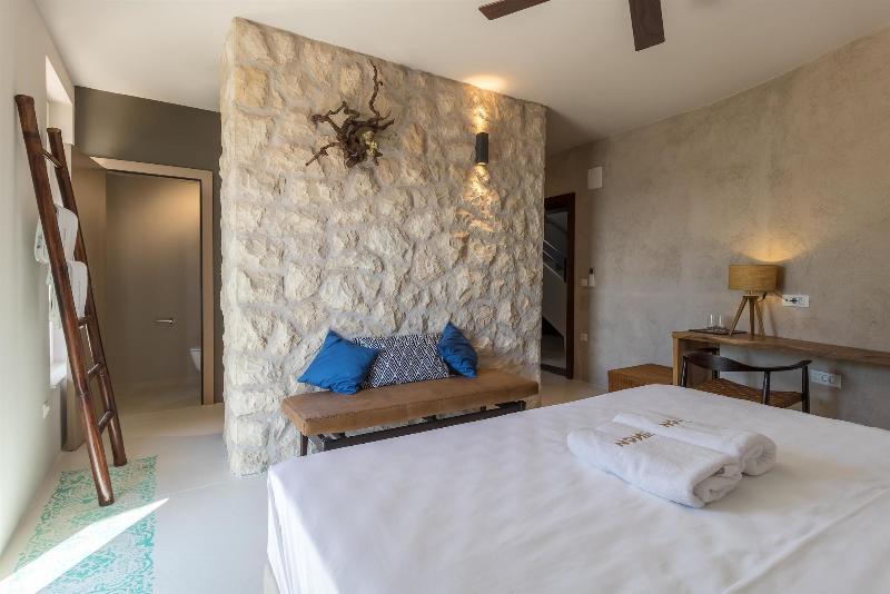 NINON - Design B&B - Adults Only image