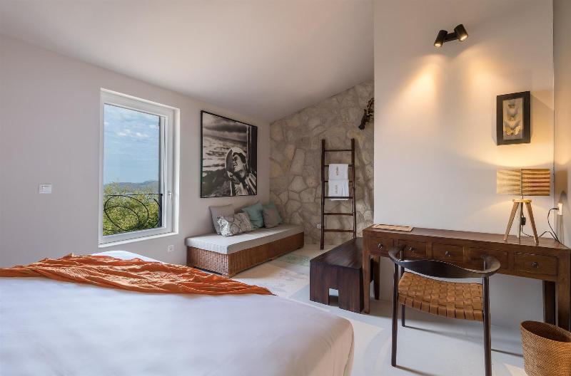 NINON - Design B&B - Adults Only image