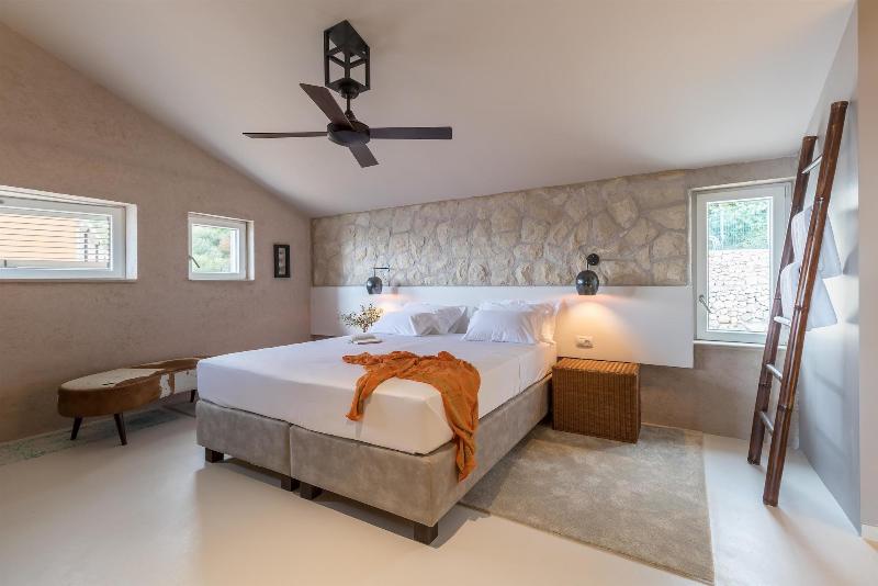 NINON - Design B&B - Adults Only image