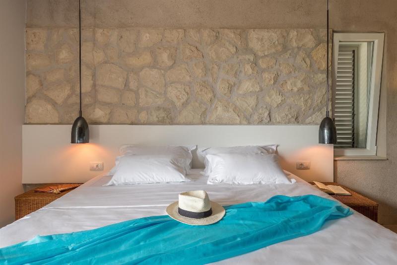 NINON - Design B&B - Adults Only image