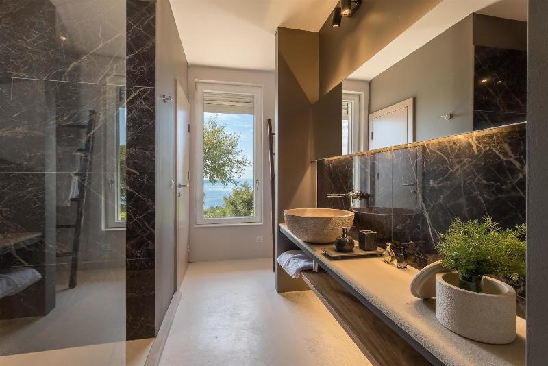 NINON - Design B&B - Adults Only image