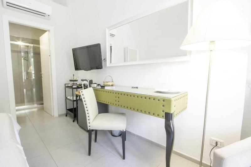 Le Tre Sorelle image