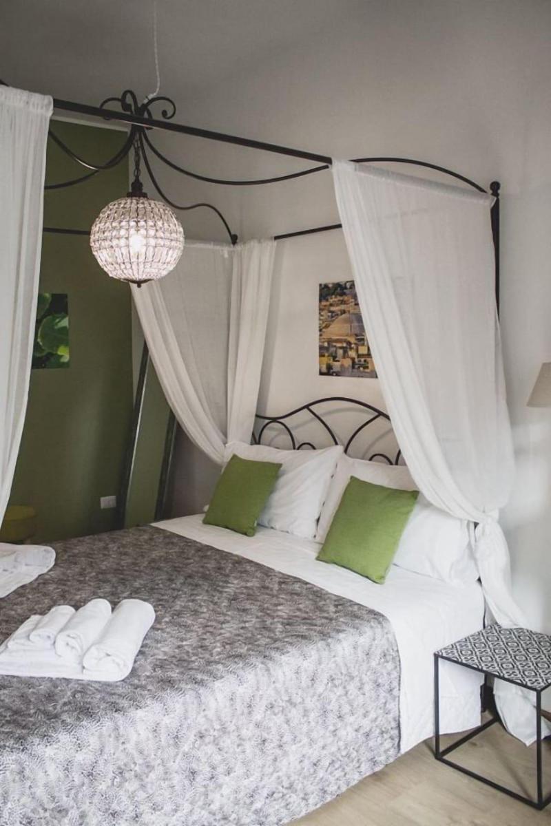 Verrazzano 37 Guest House image