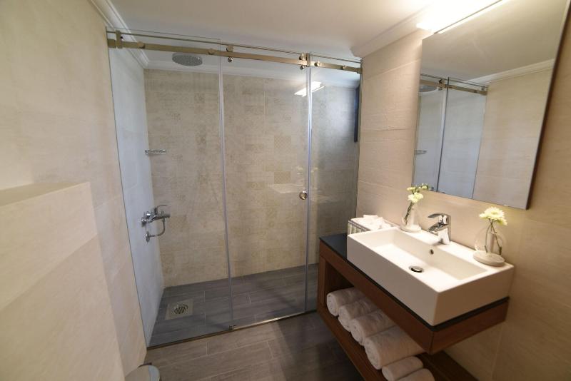 Via Verde Hotel image
