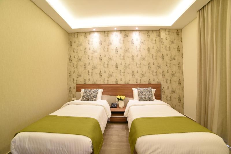 Via Verde Hotel image