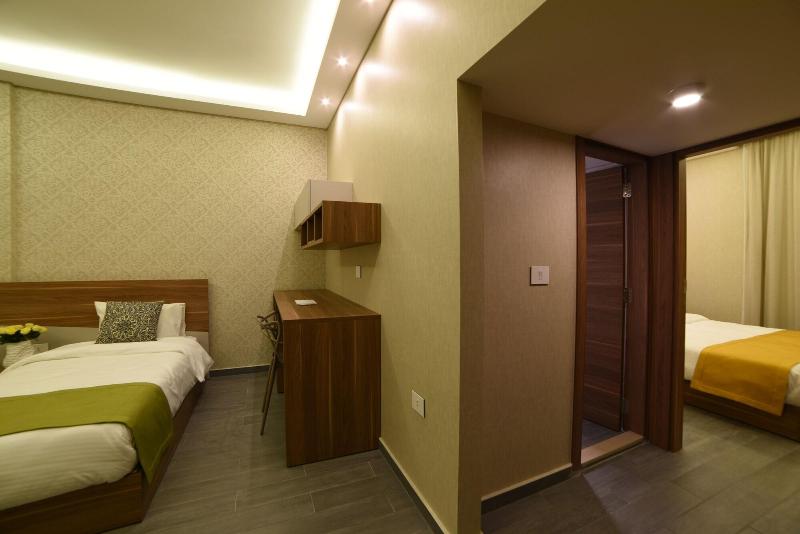 Via Verde Hotel image