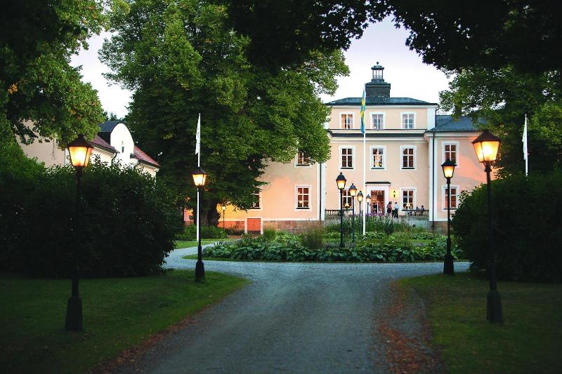 Haga Slott — exterior view