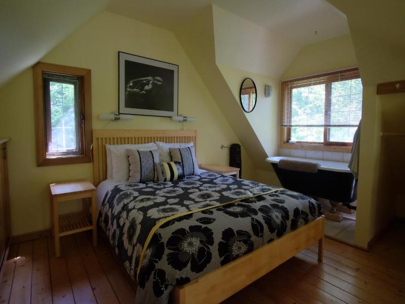 Wedgwood Manor And Glamping Retreat image