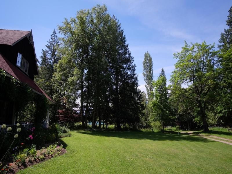 Wedgwood Manor And Glamping Retreat image