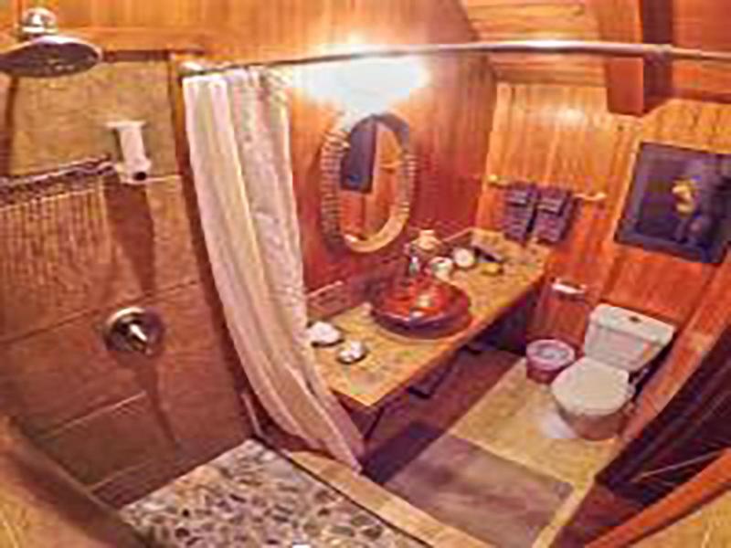 Wedgwood Manor And Glamping Retreat image