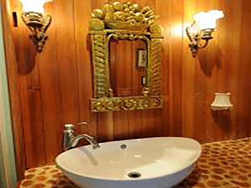 Wedgwood Manor And Glamping Retreat image