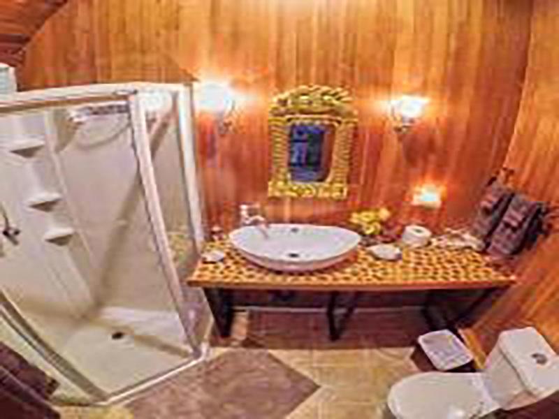 Wedgwood Manor And Glamping Retreat image