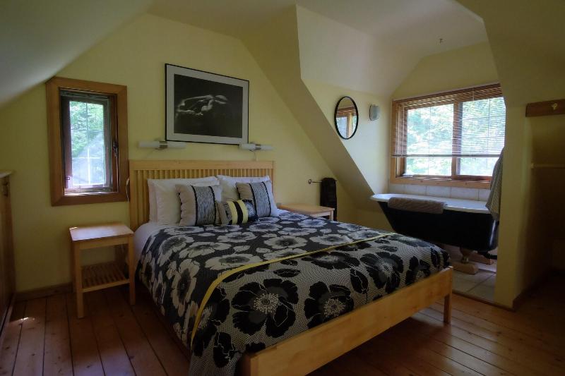 Wedgwood Manor And Glamping Retreat image