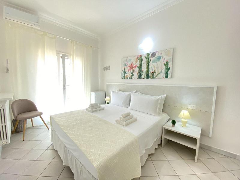 B&B Fellini image