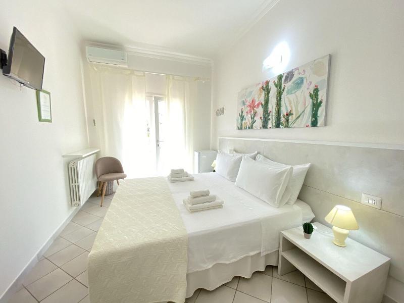 B&B Fellini image