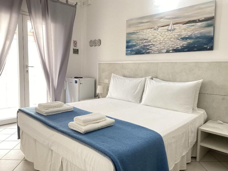B&B Fellini image