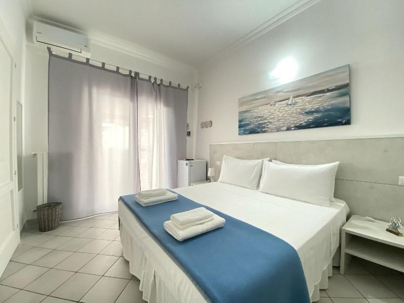 B&B Fellini image