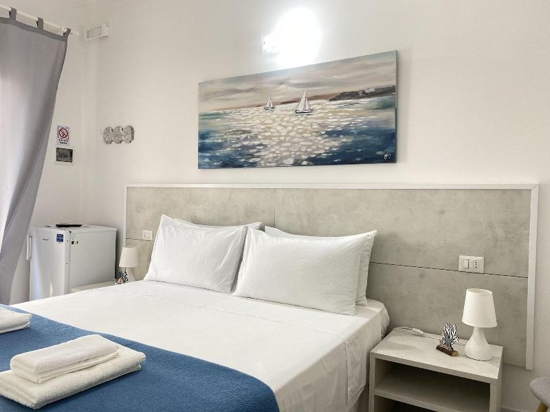 B&B Fellini image