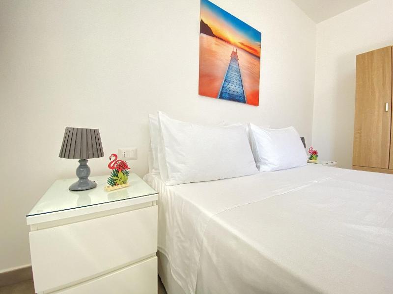 B&B Fellini image