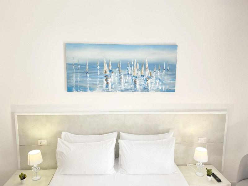 B&B Fellini image