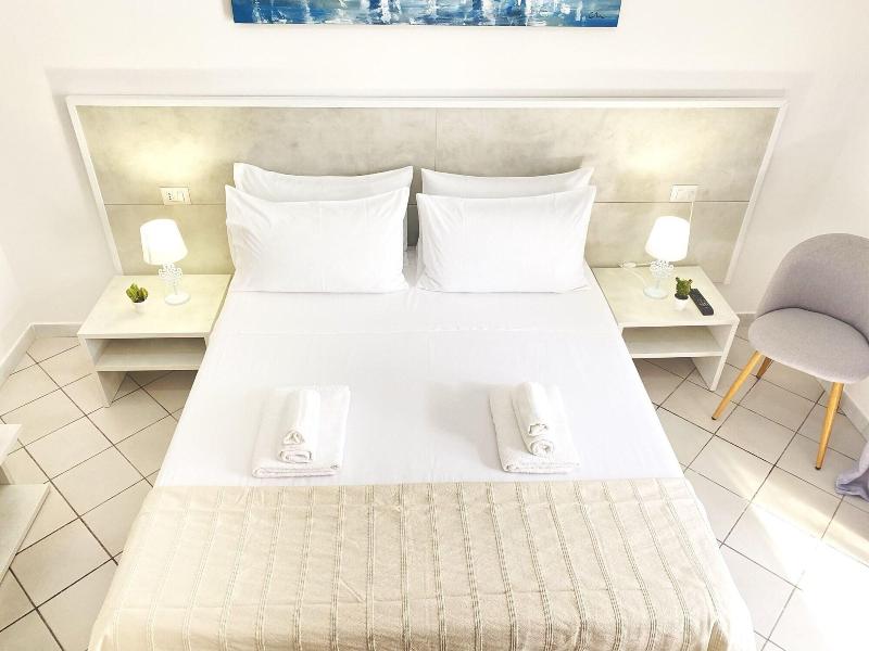 B&B Fellini image