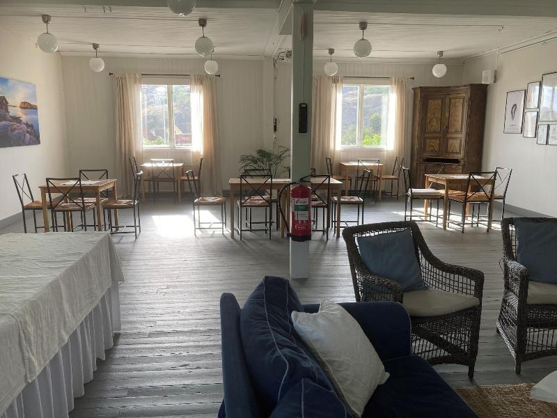 Kustnära Vandrarhem image