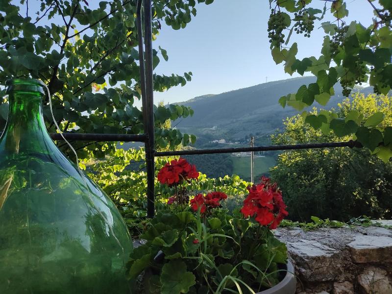 Guesthouse Runcini Dormire In Un Borgo Medievale image