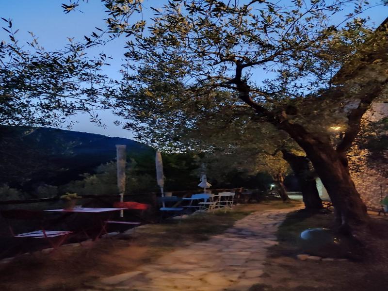 Guesthouse Runcini Dormire In Un Borgo Medievale image
